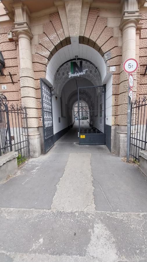 Peaceful Basement Apartment With Terrace & Free Gym Budapeszt Zewnętrze zdjęcie